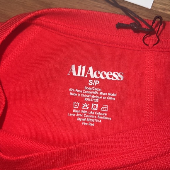 NWT All Access Dynamic Tee Size Small in Firey Red - Picture 2 of 4